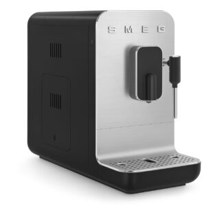 smeg-cafetera-automatica-bcc12blmeu-deposito-14l-19-bares-negra-clase-a-6