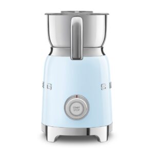 smeg-milk-frother-mff11pbeu-induccion-pastel-blue-06-l-500-w-aesthetic-50s-style-1